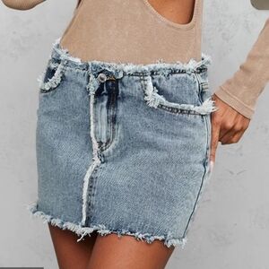 Pretty Little Thing Denim Mini Skirt Vintage  Wash Frayed Size 4 NWT